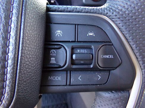 Used 2024 Toyota Tacoma TRD Sport AWD/4WD image 45