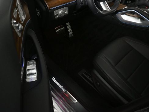 Certified 2025 Mercedes-Benz GLS 450 4MATIC image 7