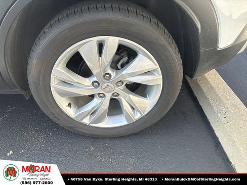 Certified 2024 Buick Encore GX Preferred w/ Comfort Package FWD image 9