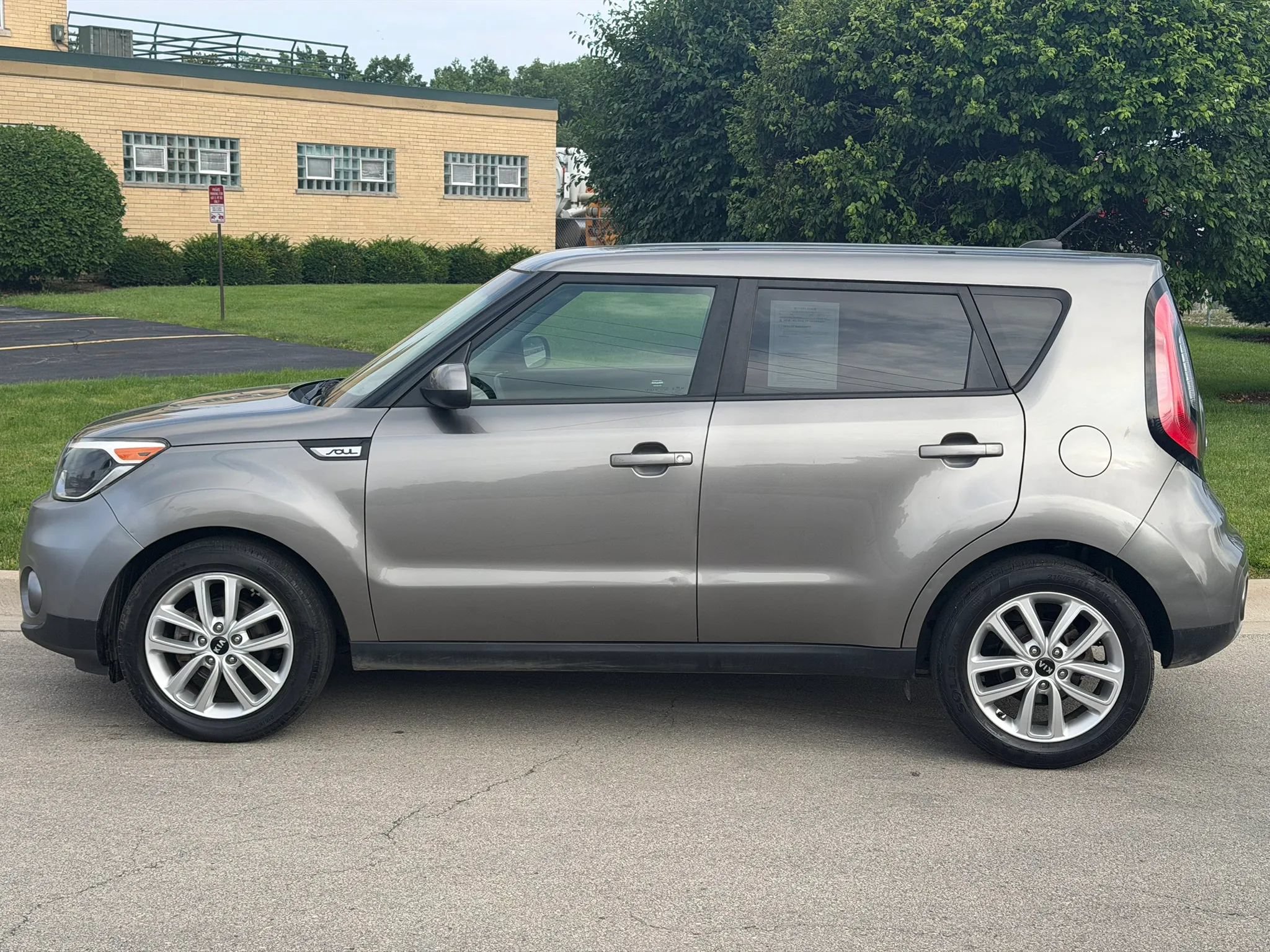 Used 2019 Kia Soul + FWD image 2