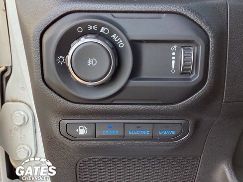 Used 2023 Jeep Wrangler Unlimited Sahara AWD/4WD image 20