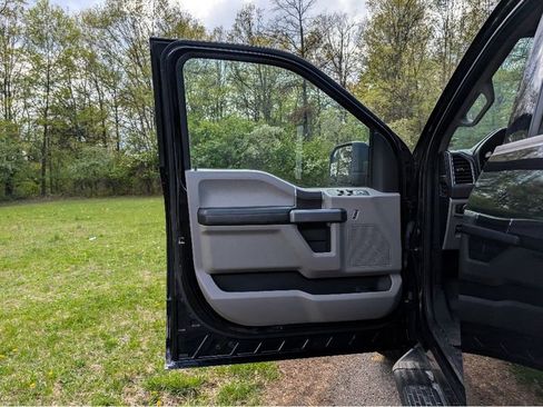 Used 2019 Ford F150 XLT AWD/4WD image 9