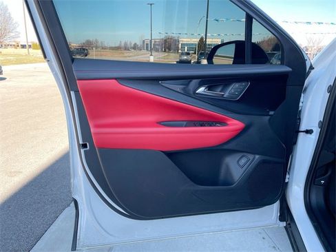 Used 2024 Chevrolet Blazer EV RS image 9