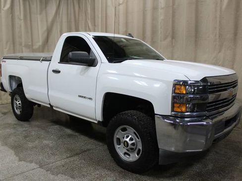 Used 2017 Chevrolet Silverado 2500 W/T w/ WT Convenience Package image 2