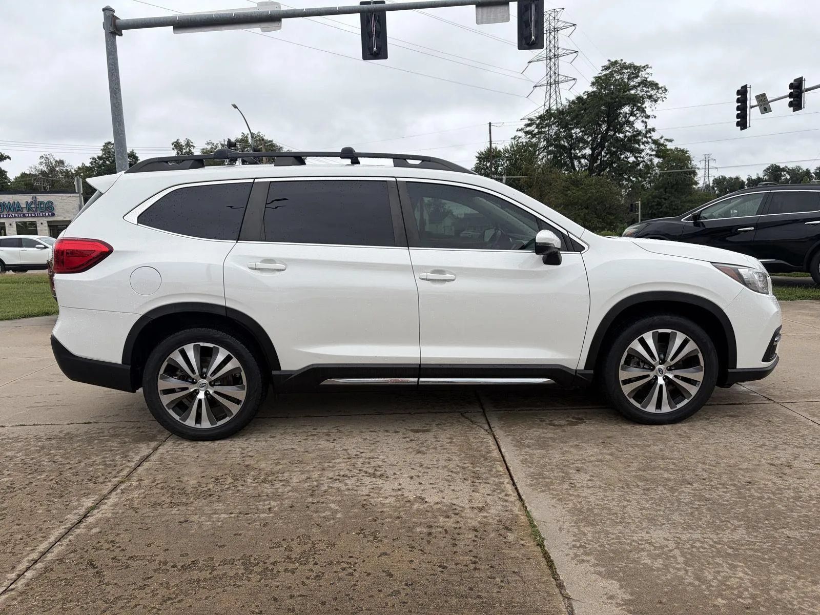 Used 2019 Subaru Ascent Limited w/ Popular Package #3 AWD/4WD image 4