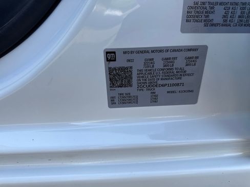 Used 2023 Chevrolet Silverado 1500 LT AWD/4WD image 30