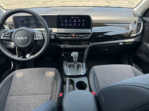 New 2026 Kia Seltos S image 16