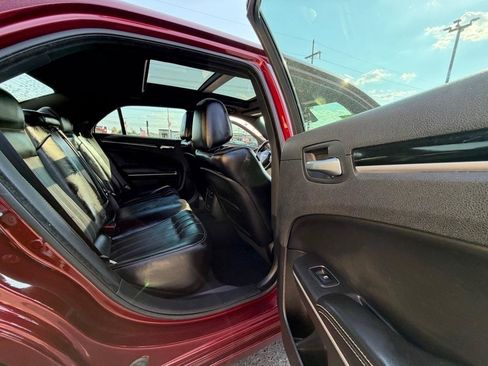Used 2019 Chrysler 300 S w/ 300S Premium Group RWD image 16