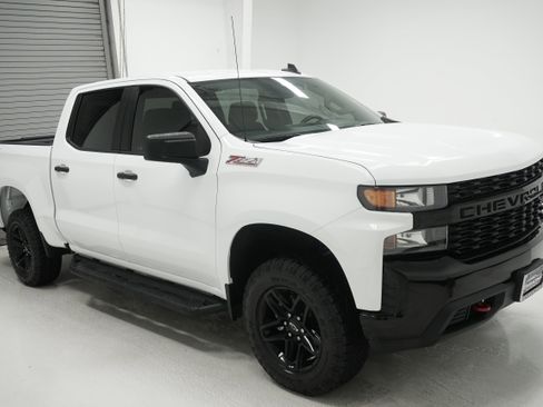 Used 2021 Chevrolet Silverado 1500 Custom Trail Boss w/ Safety Confidence Package AWD/4WD image 3