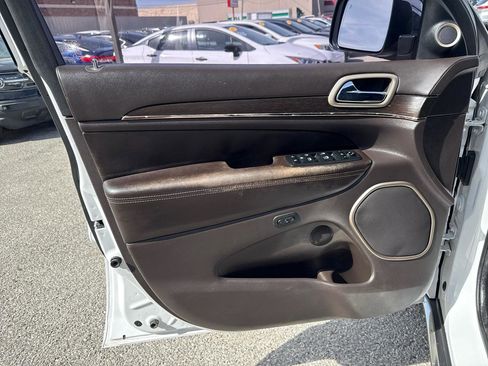 Used 2014 Jeep Grand Cherokee Summit image 14