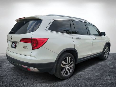 Used 2017 Honda Pilot Elite image 4
