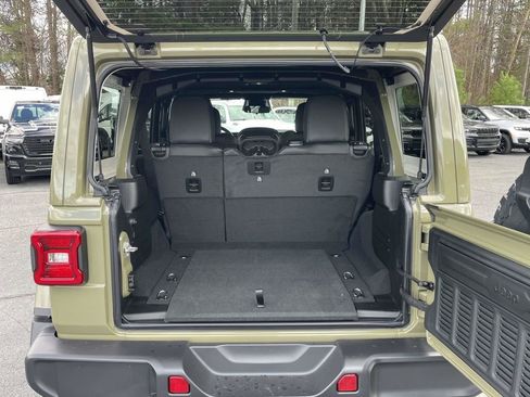 New 2026 Jeep Wrangler Unlimited Rubicon AWD/4WD image 39