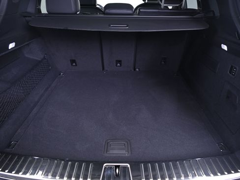 Used 2025 Porsche Cayenne image 15