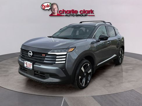 Used 2025 Nissan Kicks SR FWD image 1
