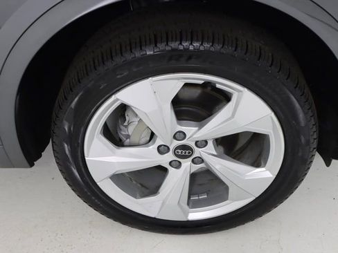 Certified 2025 Audi Q5 2.0T Premium Plus w/ Premium Plus Package image 9