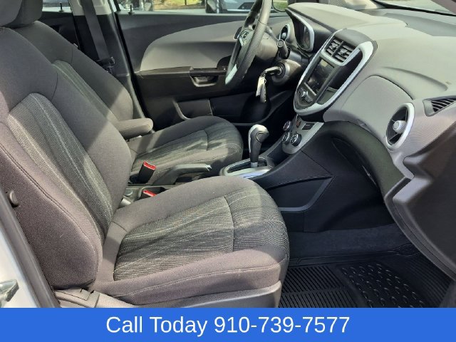 Used 2020 Chevrolet Sonic LT FWD image 34