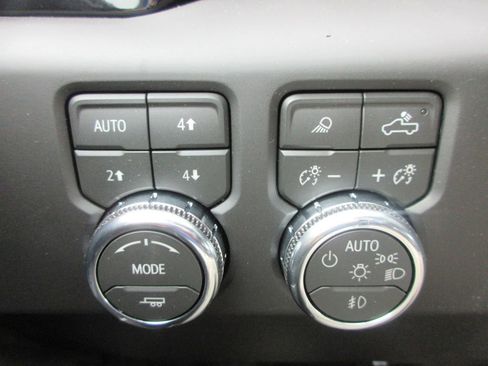 New 2026 GMC Sierra 2500 AT4X w/ AT4X AEV Edition AWD/4WD image 17