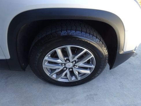 Used 2019 GMC Acadia SLE FWD image 9
