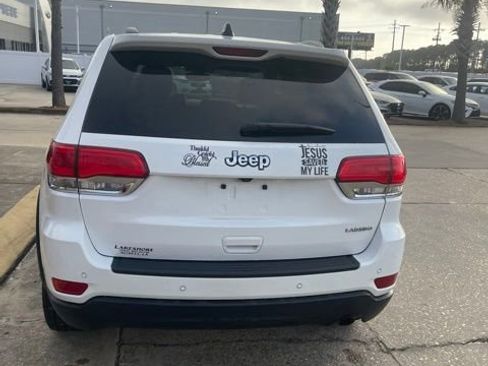 Used 2019 Jeep Grand Cherokee Laredo w/ Laredo X Package image 2