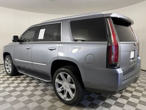 Used 2019 Cadillac Escalade Luxury AWD/4WD image 5