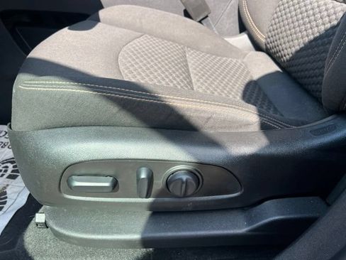 Used 2019 GMC Terrain SLE w/ Driver Convenience Package AWD/4WD image 22