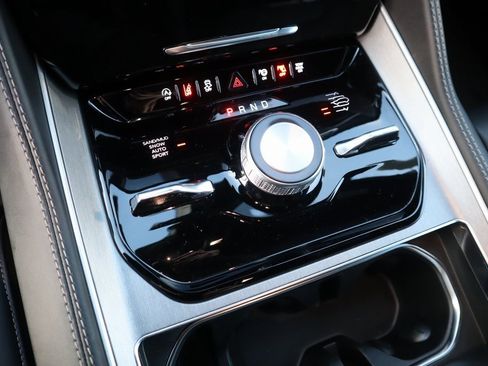 New 2026 Jeep Grand Wagoneer L Limited image 9