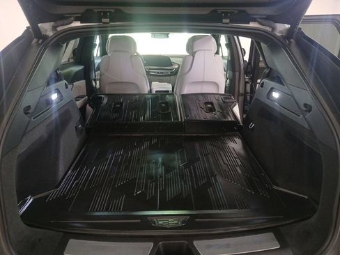 Used 2024 Cadillac Lyriq Luxury w/ LPO, Floor Liner Package AWD/4WD image 10