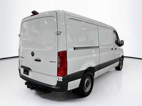 Used 2025 Mercedes-Benz Sprinter 2500 image 7