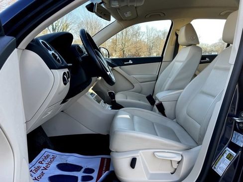 Used 2016 Volkswagen Tiguan S image 13