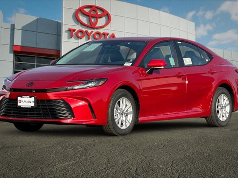 Used 2026 Toyota Camry LE w/ Convenience Package image 7