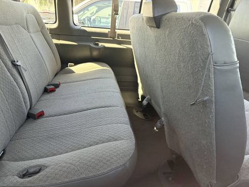 Used 2024 Chevrolet Express 3500 LT w/ LT Preferred Equipment Group RWD image 8