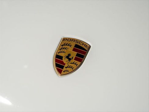 Used 2025 Porsche Macan AWD/4WD image 11