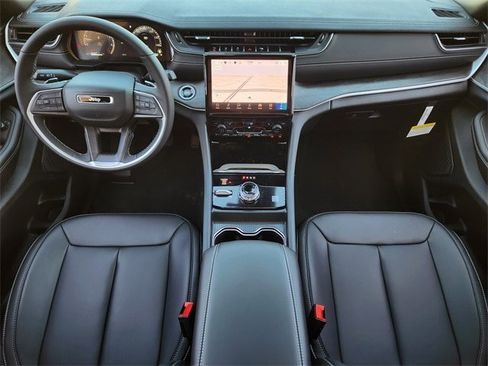 New 2025 Jeep Grand Cherokee L Limited w/ Black Appearance Package image 21