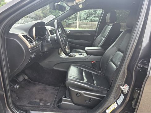 Used 2017 Jeep Grand Cherokee Limited AWD/4WD image 15