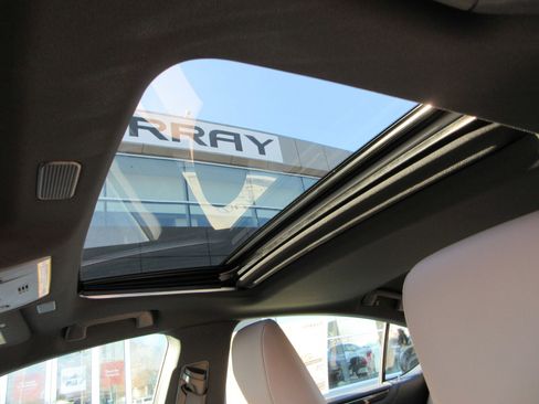 New 2025 Lexus ES 350 image 17