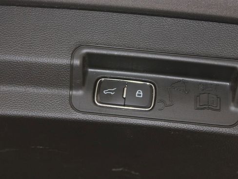 Used 2023 Ford Explorer XLT w/ Equipment Group 202A RWD image 16