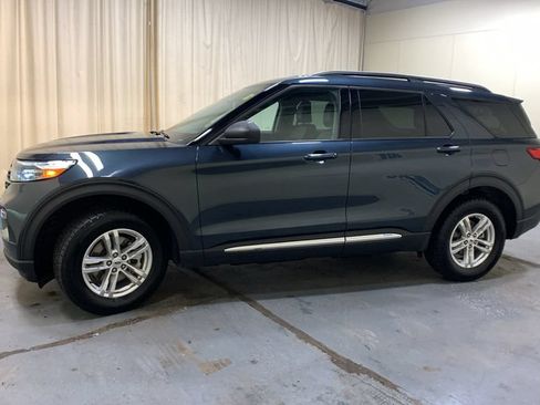Used 2024 Ford Explorer XLT w/ Equipment Group 202A AWD/4WD image 6