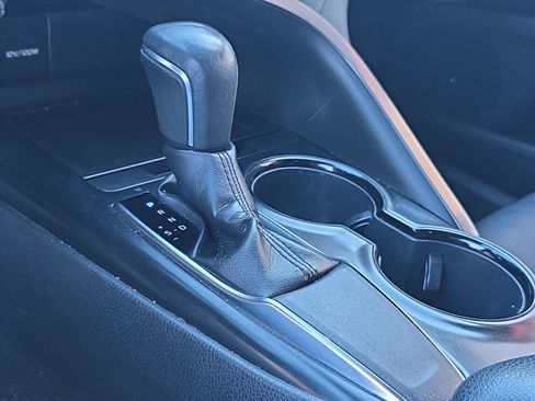 Used 2019 Toyota Camry SE image 20
