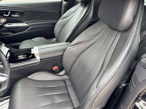 Used 2025 Mercedes-Benz CLE 300 4MATIC Coupe image 14