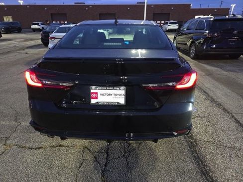New 2026 Toyota Camry Hybrid FWD image 6