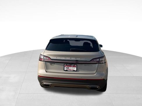 Used 2019 Lincoln Nautilus Select AWD/4WD image 6