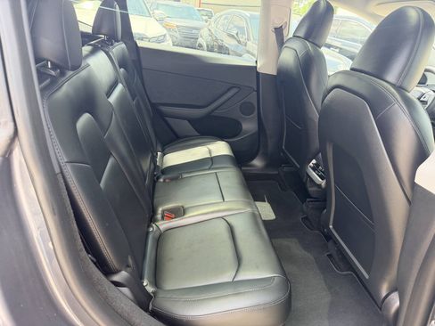 Used 2023 Tesla Model Y Long Range AWD/4WD image 13