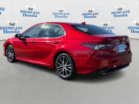 Used 2024 Toyota Camry XLE image 5