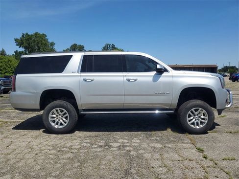 Used 2016 GMC Yukon XL SLT image 8