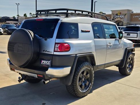 Used 2007 Toyota FJ Cruiser image 6