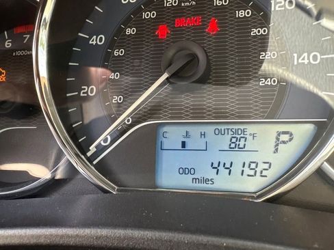 Used 2014 Toyota Corolla LE FWD image 14