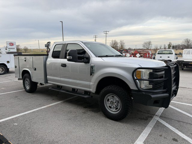 Used 2017 Ford F250 XL w/ Power Equipment Group AWD/4WD image 3