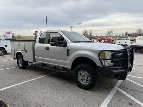 Used 2017 Ford F250 XL w/ Power Equipment Group image 3