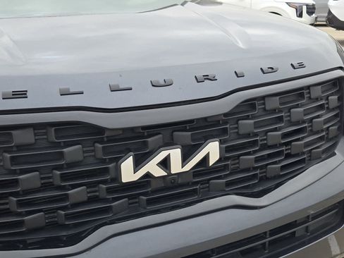 Certified 2022 Kia Telluride SX w/ SX Prestige Package image 10