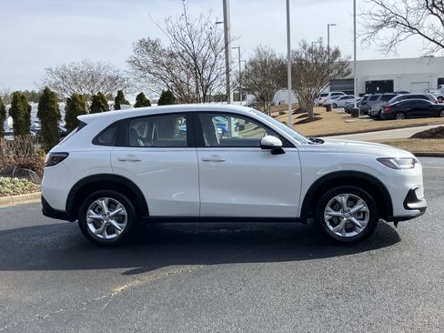 Used 2024 Honda HR-V LX image 11